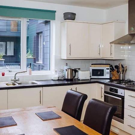 Beautiful, Contemporary 3 Bedroom Apartment Bath Luaran gambar