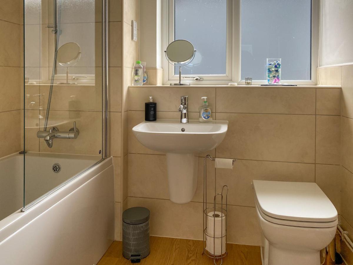 Beautiful, Contemporary 3 Bedroom Apartment Bath Luaran gambar