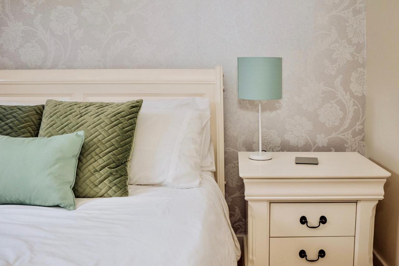 Beautiful, Contemporary 3 Bedroom Apartment Bath Luaran gambar