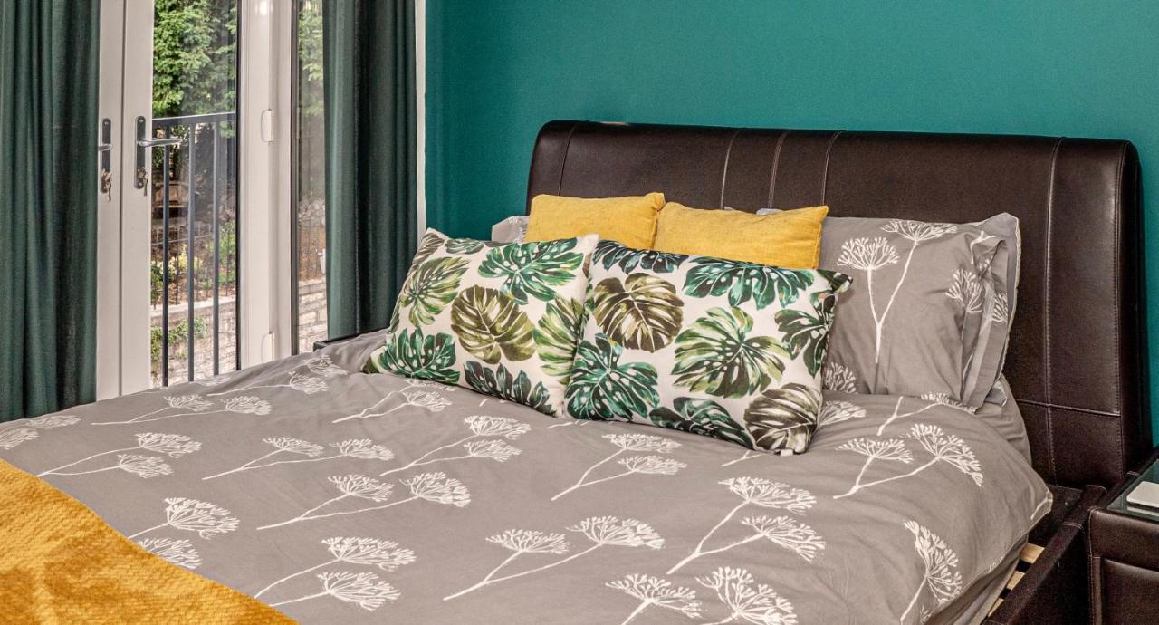 Beautiful, Contemporary 3 Bedroom Apartment Bath Luaran gambar