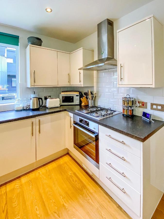 Beautiful, Contemporary 3 Bedroom Apartment Bath Luaran gambar