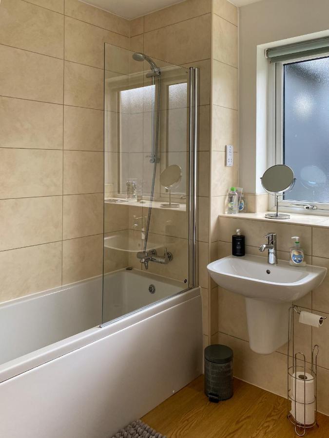 Beautiful, Contemporary 3 Bedroom Apartment Bath Luaran gambar